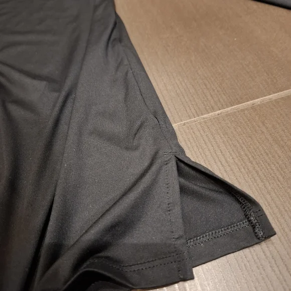 Under Armour Tech Shirt - Picture 4 of 5